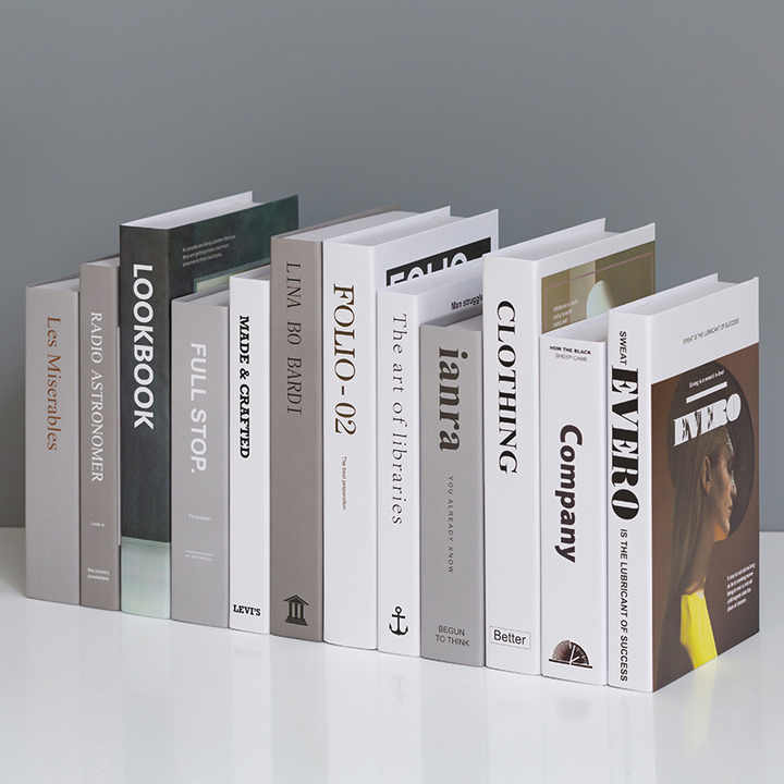 نموذج كتاب محاكاة إبداعي بسيط - Simple Modern Creative Simulation Book