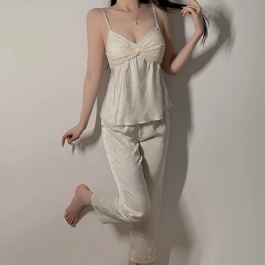 بيجامة نوم نسائية مثيرة