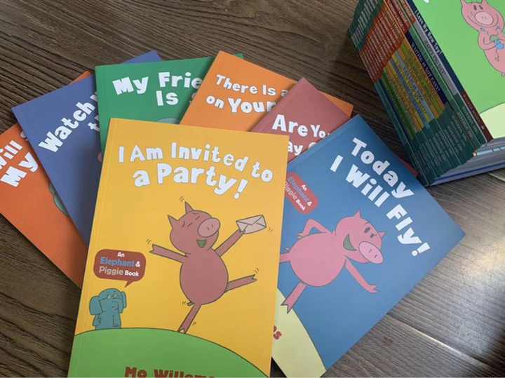 Wholesale High Quantity 25 English Size Books, Elephant and Dye with Sound for Kids 