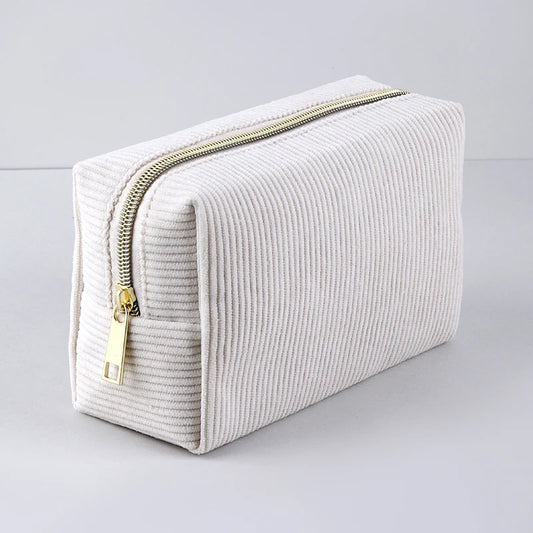 حقائب أقلام رصاص كبيرة