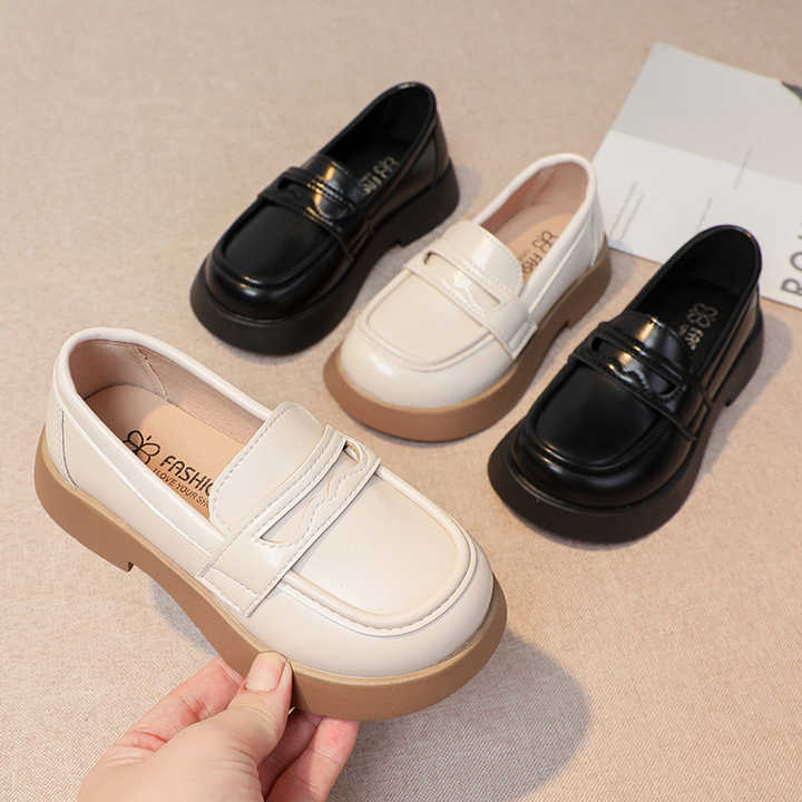 أحذية للفتيات الربيعية والخريفية أحذية أطفال جديدة عصرية بنعل ناعم Spring and Autumn Girls Shoes New Fashionable Children's Shoes with Soft Sole