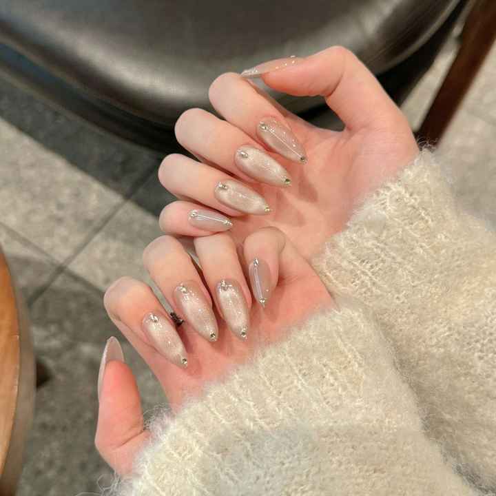 artificial nails 