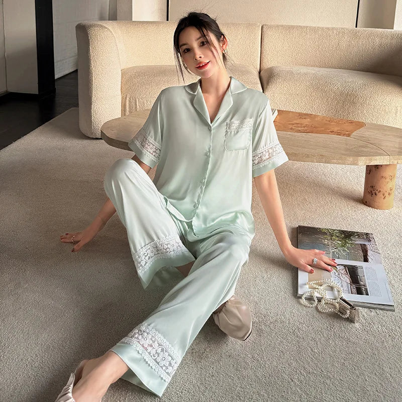 مجموعة نسائية