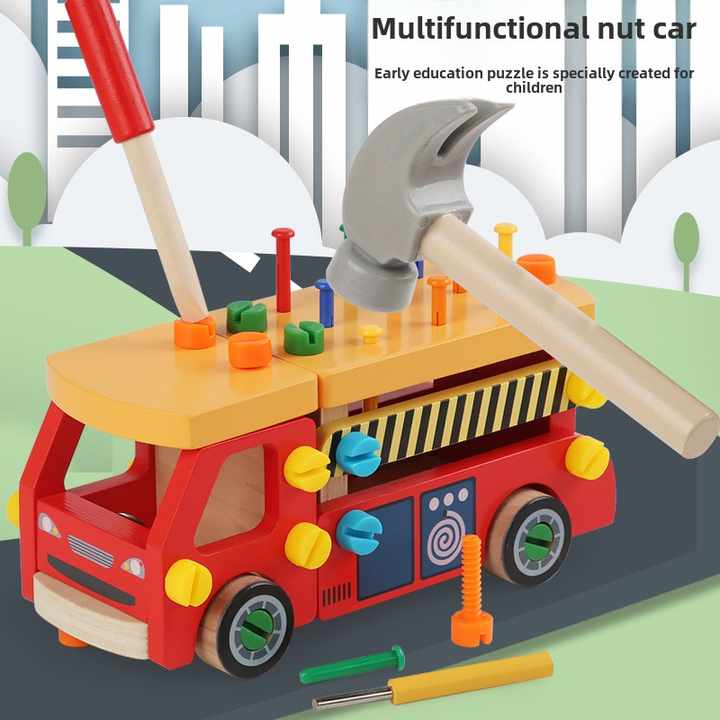 مجموعة ألعاب الأطفال الخشبية المكونة من  Wooden children's play set consisting of nuts and