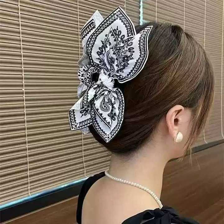 مشابك شعر  -  Hair Clips