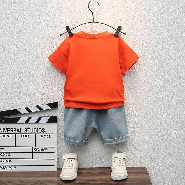 Boys' clothing set. 