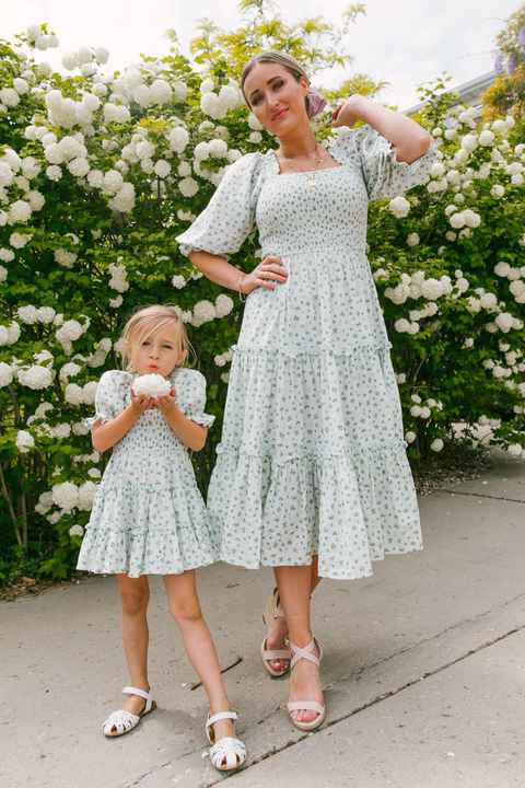 Summer Mother Daughter Dresses Elegant Puff Sleeve Floral Print Dress 100% Polyester Woven Simple Midi Dress with Custom Printed Embroidered Logo 