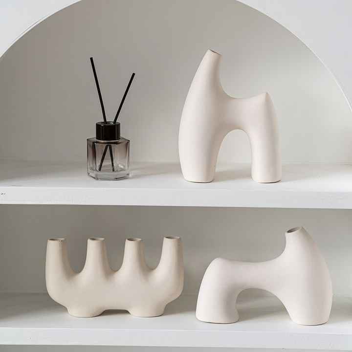 Home Decor Ins Circle Creative Design Handmade Circle Decorative Ceramic Flower Small Flower Vase Hug Donut Vase Setديكور المنزل إنز دائرة تصميم إبداعي دائرة يدوية الصنع مزخرفة زهرة سيراميك صغيرة فازة زهور Hug طقم فازة دونات
