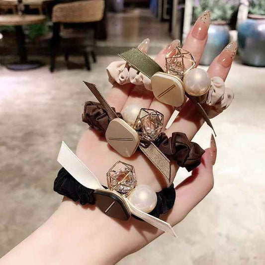 مستلزمات  مشابك شعر بسيطه