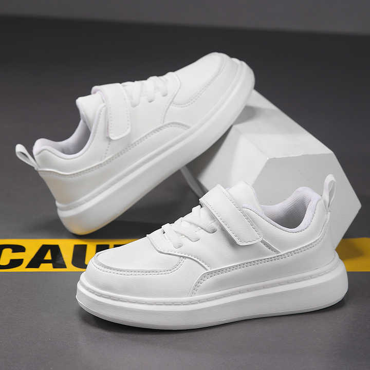 أحذية رياضية بيضاء للأطفال قابلة للتنفس مضادة . Children's White Breathable Anti-Slip Mesh Lining