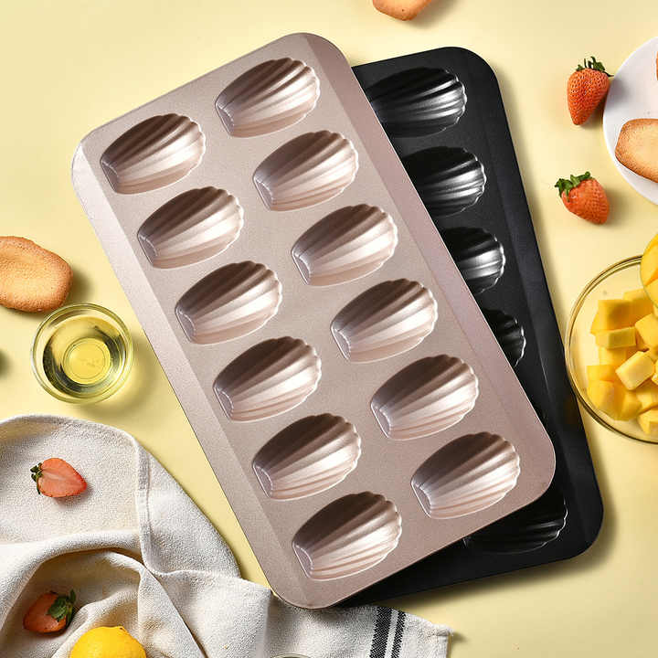 Cake baking molds and tools 