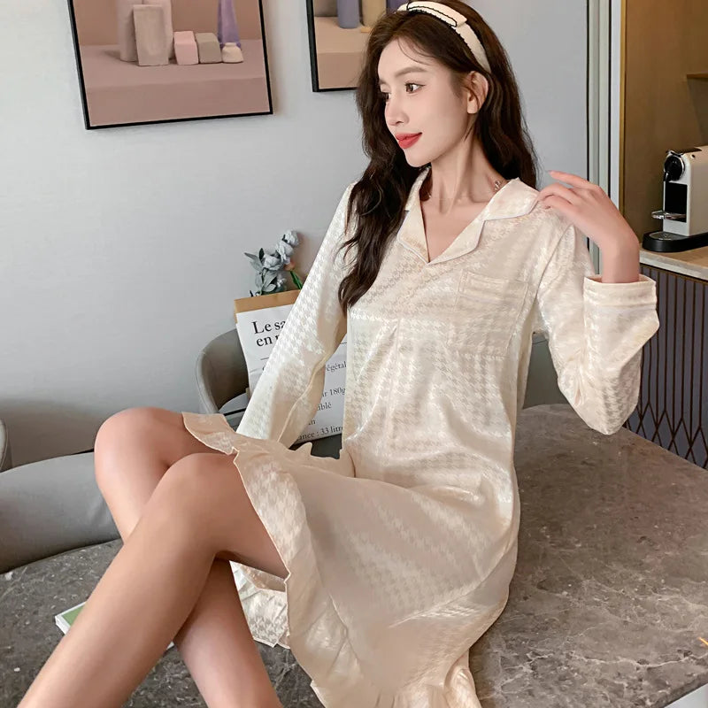 ملابس نوم نسائية