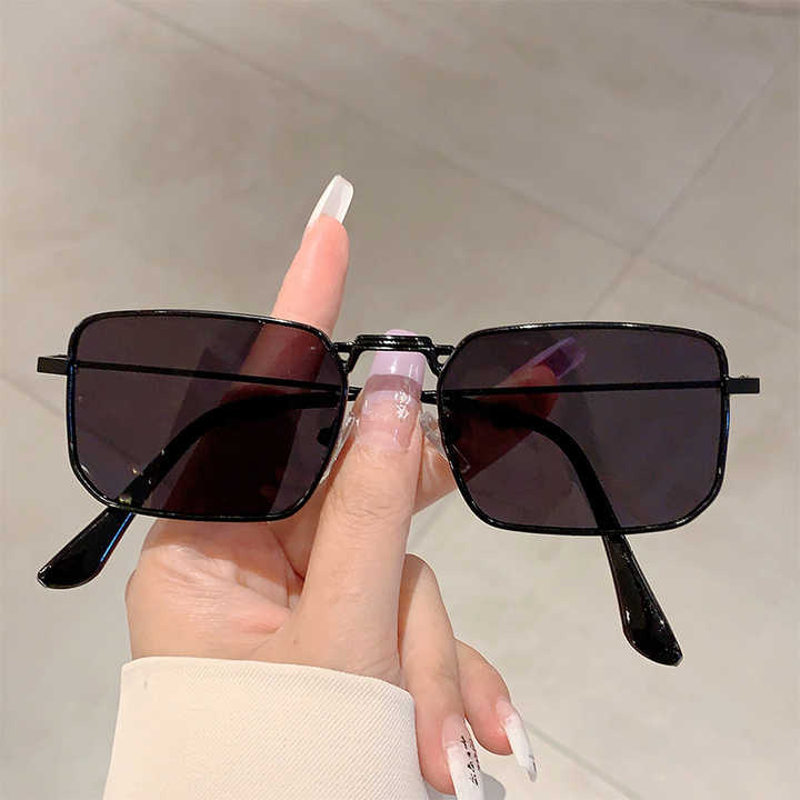 نظارات شمسيه نسائيه
