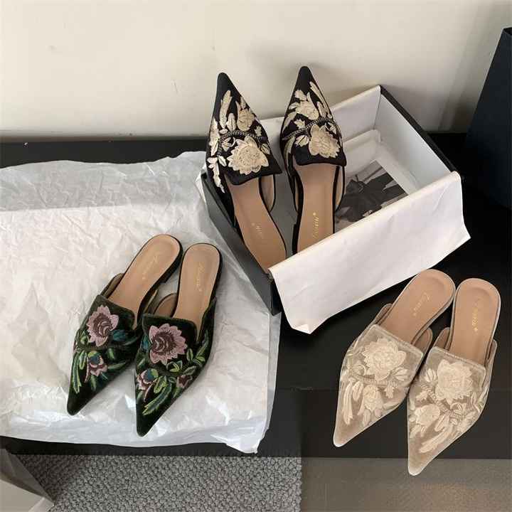 أحذية نسائية كاجوال  - Women's Casual Shoes