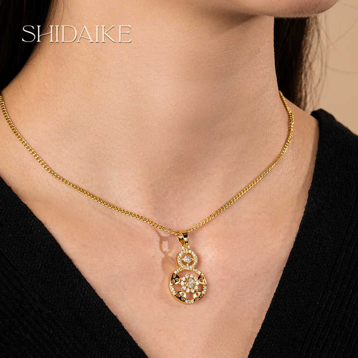 Jewelry and accessories 