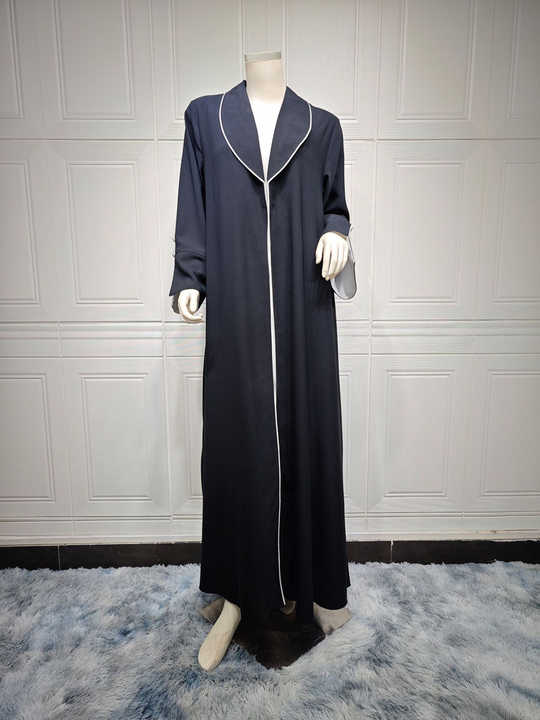 ملونة  عباءة إسلامية