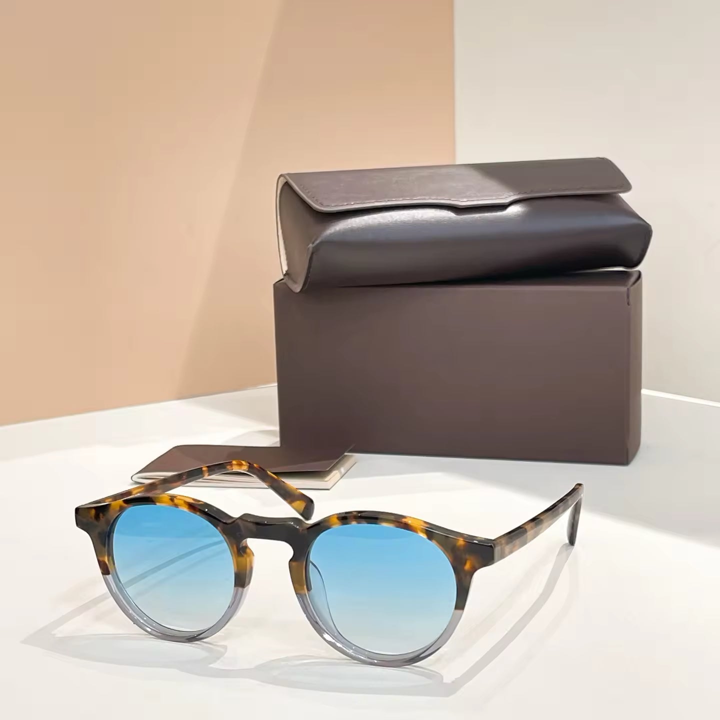 نظارات شمسية فاخرة