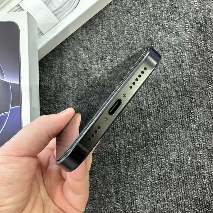لهاتف آيفون 16  16 Pro Max