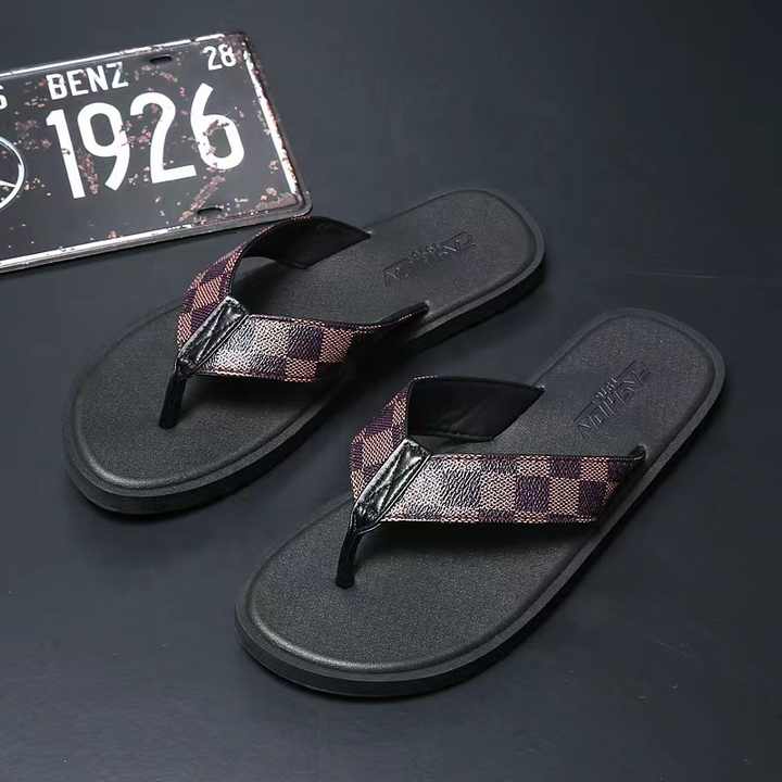 Fashionable beach sandals 