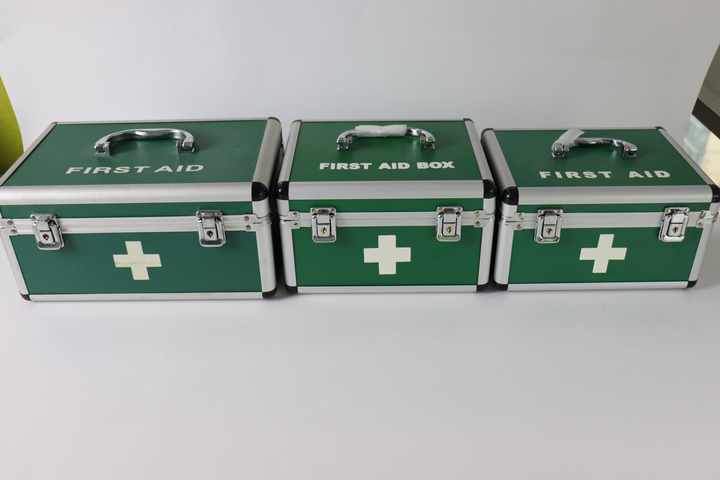First aid kits 