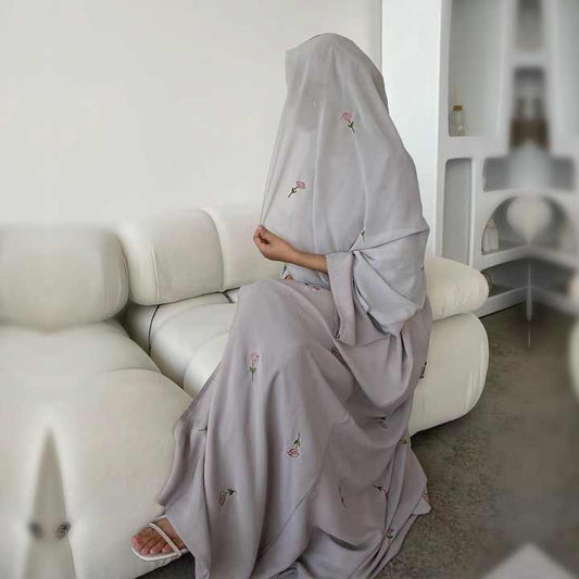 عبايات نسائية