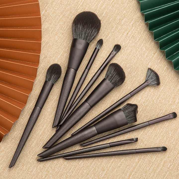 Professional makeup brushes 