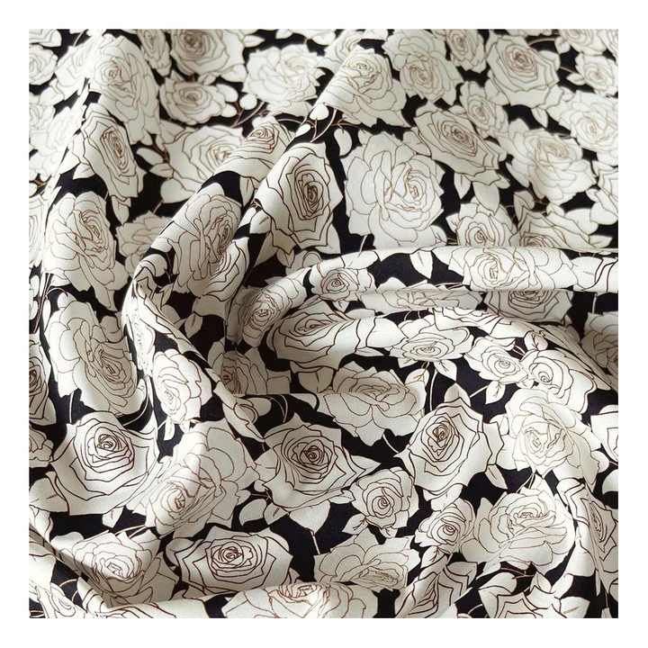 Cotton Fabrics for Clothin أقمشة قطنية -  Liberty London للملابس بطباعة رقمية لزهرة الورد