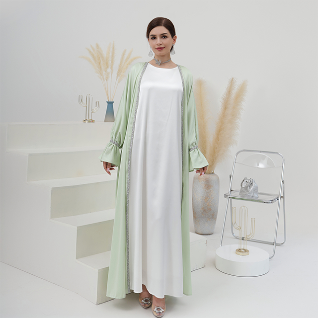 عباية ملونة انيقة
