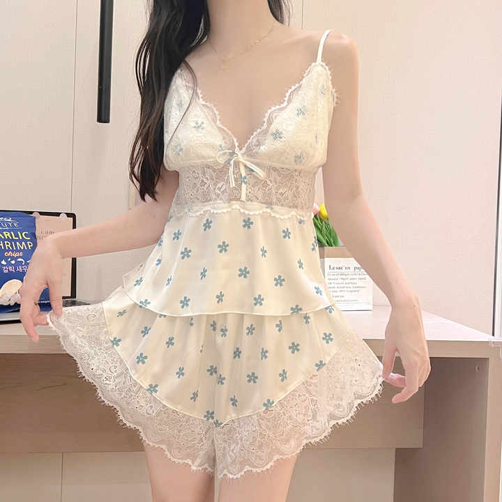 Women's sleepwear 