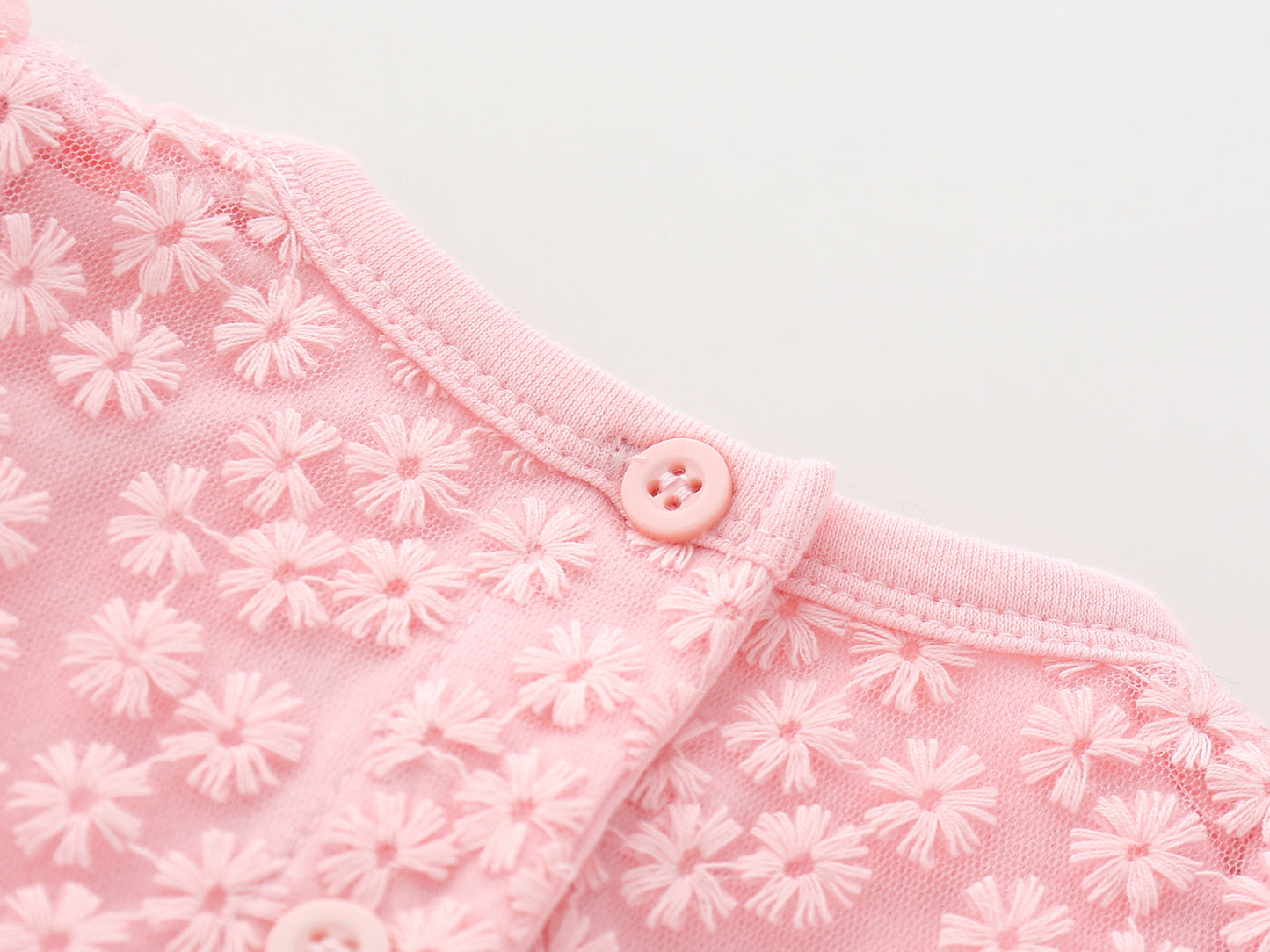 بنات حديثي الولاده