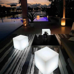 Cube with one seat .. مكعب مع مقعد واحد