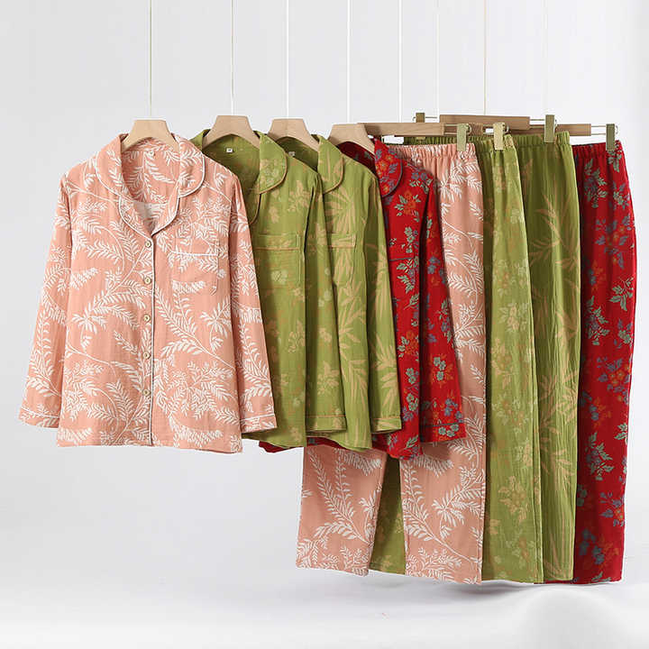 Women's sleepwear 
