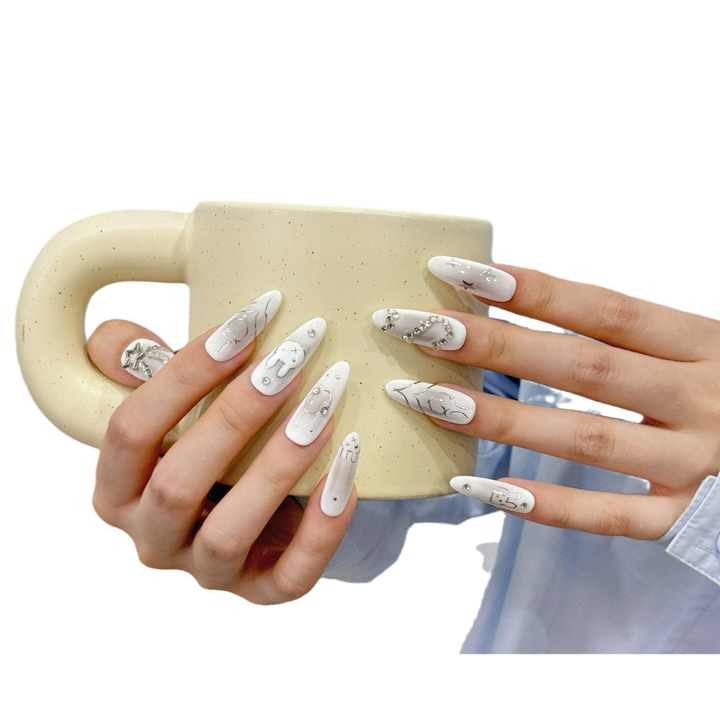 أظافر بيضاوية طويلة - Nails