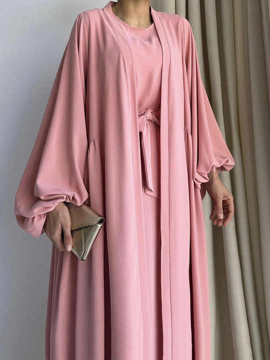 Elegant women's abayas 