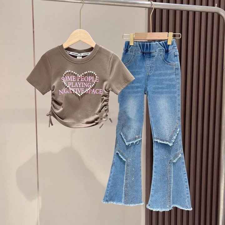 بدلات صيفية للأطفال على الطراز الكوري تي شيرت وجينز 2 طقم ملابس للبنات والمراهقين  Korean Style Kids Summer Suits T-shirt and Jeans 2 Piece Outfits for Girls Teens