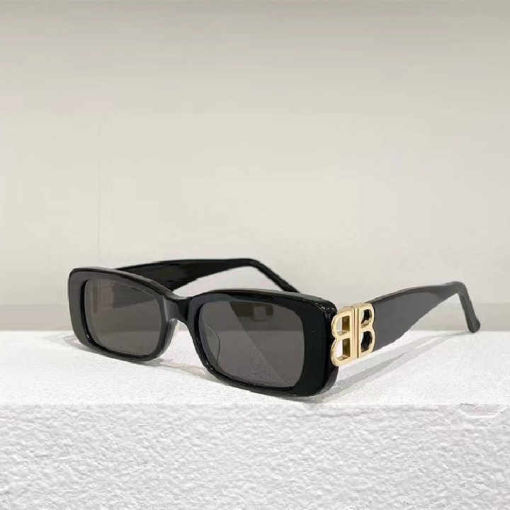 sun Glasses for Men Women Black Frame Color -نظارات شمسية جديدة