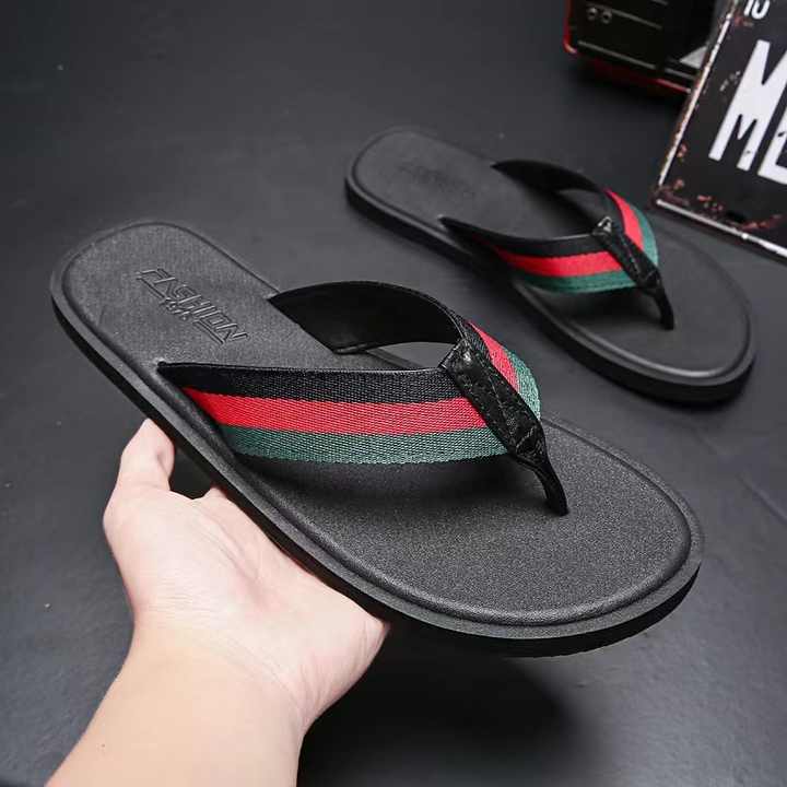 Fashionable beach sandals 