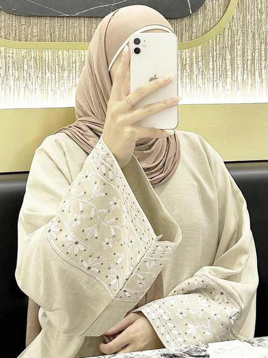 عبايات ملونة الطلعات و المناسبات