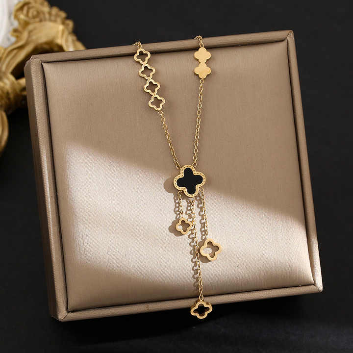 clover leaf necklace 