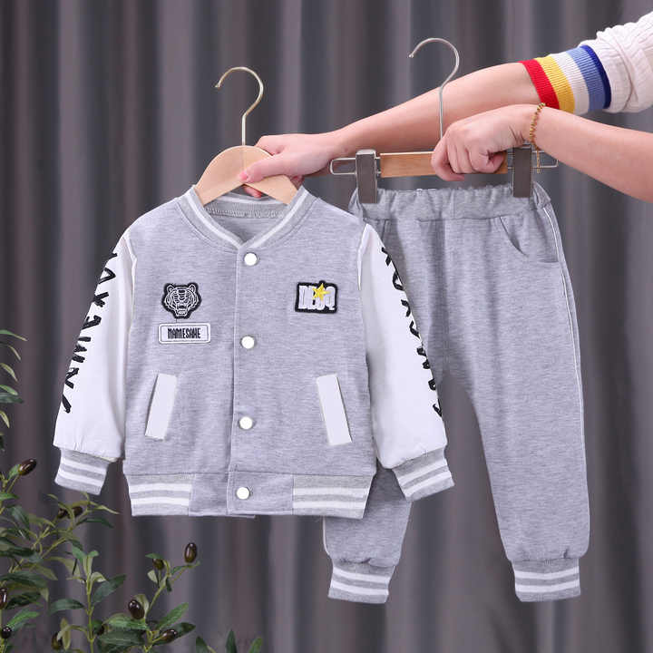 ملابس أطفال بذلات رياضية طقم ملابس أطفال . Children's clothing, tracksuits, children's clothing sets,