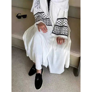Women's abayas for outings and occasions 