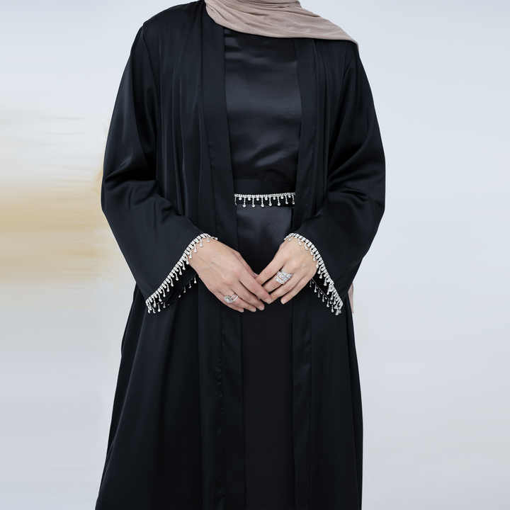 عبايات نسائيه ملونة