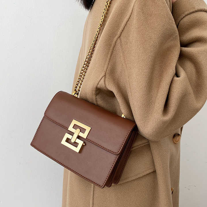 Stylish women's shoulder bag with popular design