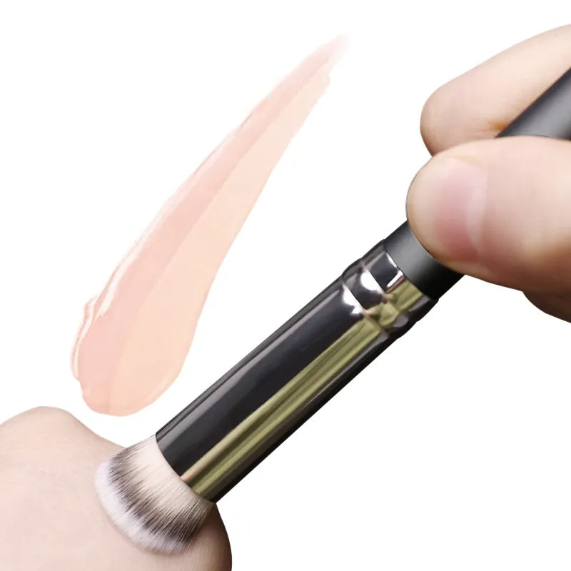 Pro Small Foundation Brush 