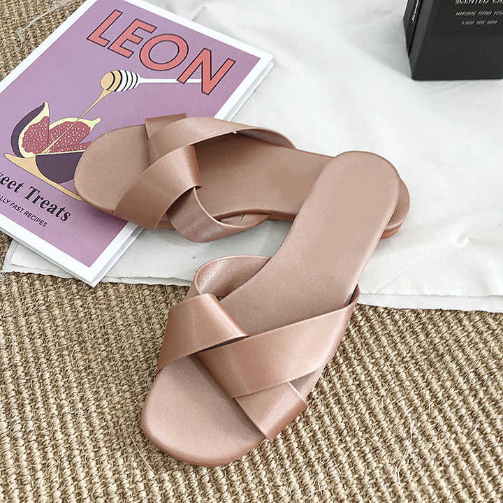Elegant women's sandal 