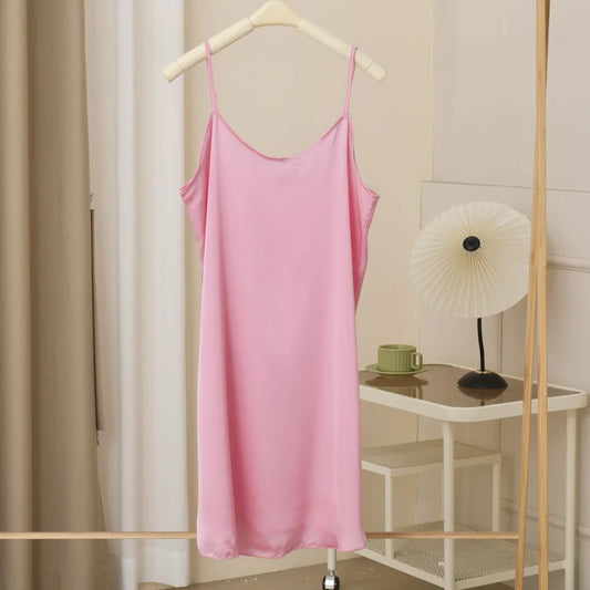 بيجامة نوم نسائية مثيرة