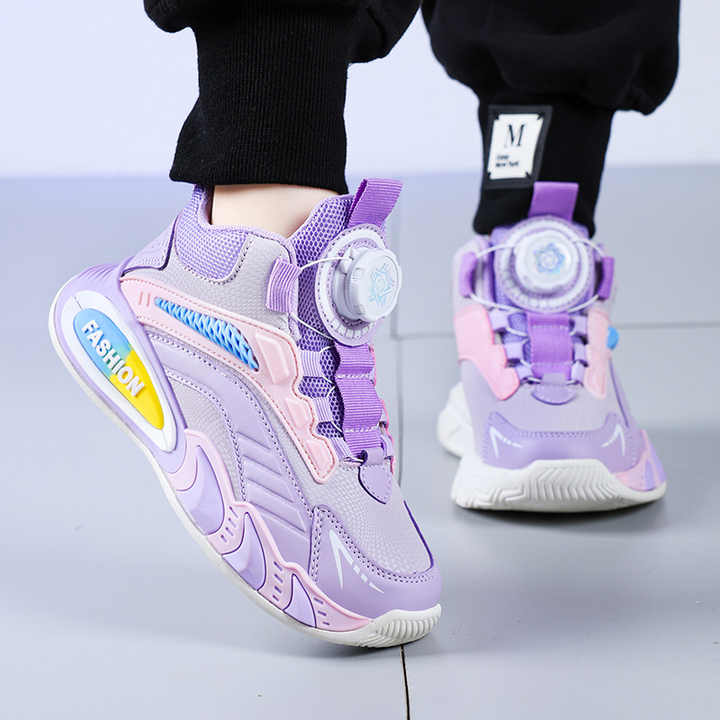 أحذية رياضية جديدة عالية الجودة  . New high quality sneakers