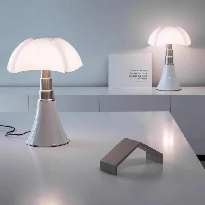 مصباح طاولة زجاجي-glass table lamp