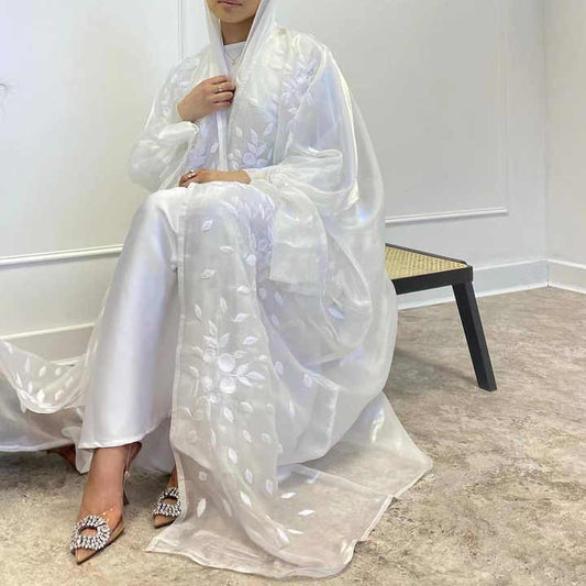 عباية ملونة مطرزة