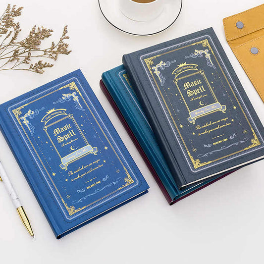 كتب ذات جودة عالية تأتي باللون الذهبي كديكور لتزيين طاولة القهوة كتب تعليمية